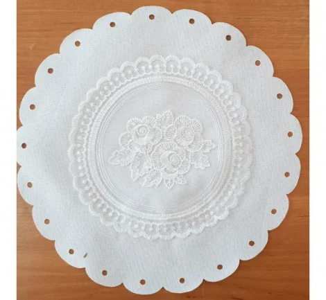 Serwetka swiąteczna z koronką śr. 40 biała 0407 - Wielkanoc - do koszyczka