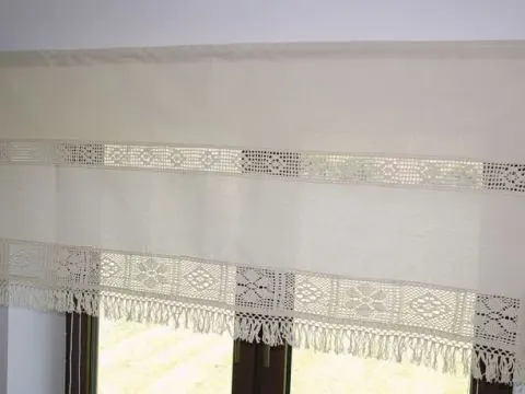 Beżowa Zazdrostka 70x200 cm z Koronką i Frędzlami – Firanka Arkadia