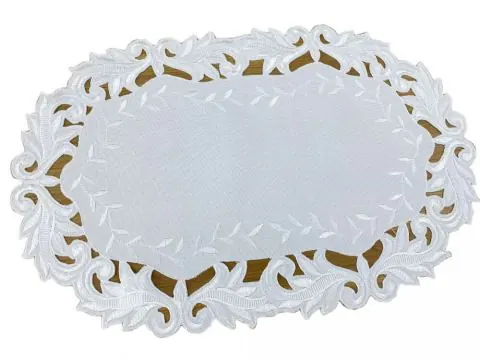Serwetka Haftowana Owalna 30x45 Śnieżnobiała z Bogatym Ażurem 471