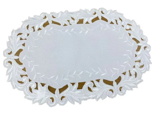 Serwetka haftowana - 30x45 cm - biała - int 471