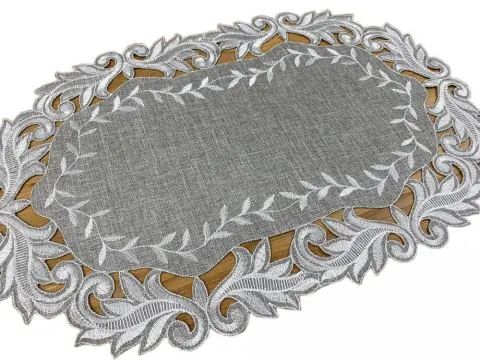 Elegancka Serwetka Haftowana Owalna 30x45 – Popielata z Haftem 471