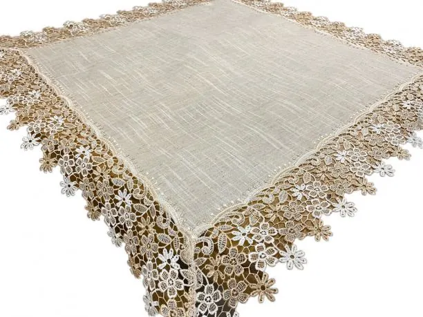Obrus 85x85 cm lniano-beżowy z gipiurą Nakładka na stół z domieszką lnu