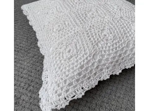 Poszewka Dekoracyjna Szydełkowa 40x40 – Bawełniane Rękodzieło Biała