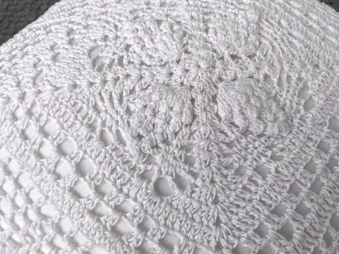 Poszewka Dekoracyjna Szydełkowa 40x40 cm – Bawełniane Rękodzieło Biel