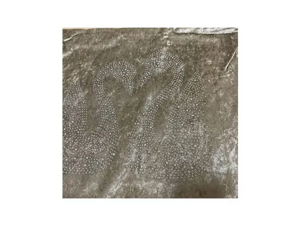 Poszewka welurowa dekoracyjna 40x40 łabędź - beżowa - 1 szt