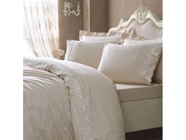 Ekskluzywna pościel satynowa z koronką Elegant Beige 200x220 Tivolyo Gipiure