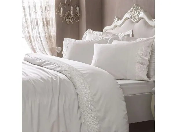 Ekskluzywna pościel satynowa z koronką Elegant White 200x220 Tivolyo Gipiure