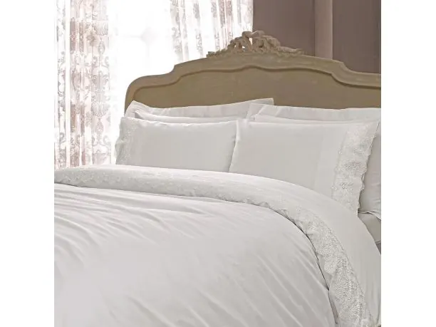 Ekskluzywna pościel satynowa z koronką 200x220 Minosa White Tivolyo Gipiure