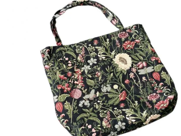 Torba gobelinowa- duża 42x40 łąka czarna na zakupy