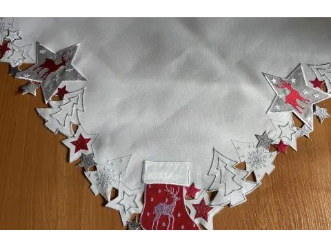 Bieżnik świąteczny biały 85x85 cm Choinka Renifer Boże Narodzenie