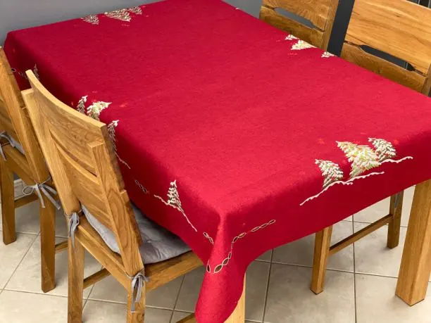 Obrus Świąteczny w Choinki 130x170 cm na Boże Narodzenie