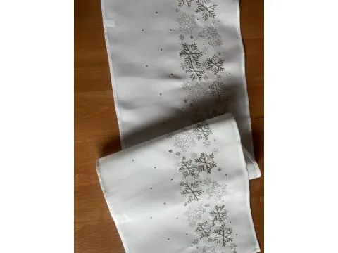 Bieżnik świąteczny 40x175 cm | Srebrne śnieżynki Boże Narodzenie
