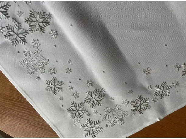 Bieżnik świąteczny 85x85 cm int 429 srebrne śnieżynki boże narodzenie 1 szt