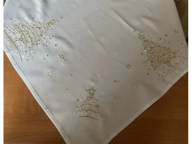 Bieżnik świąteczny biały 85x85 cm int 428 złota choinka boże narodzenie 1 szt