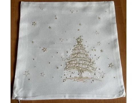 Biała Poszewka Świąteczna ze Złotą Choinką 40x40 cm – Boże Narodzenie