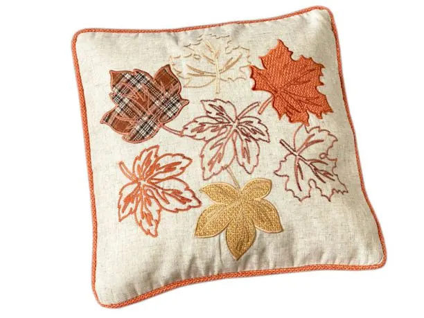 Beżowa poszewka dekoracyjna 40x40 cm Jesienne Liście – z lamówką