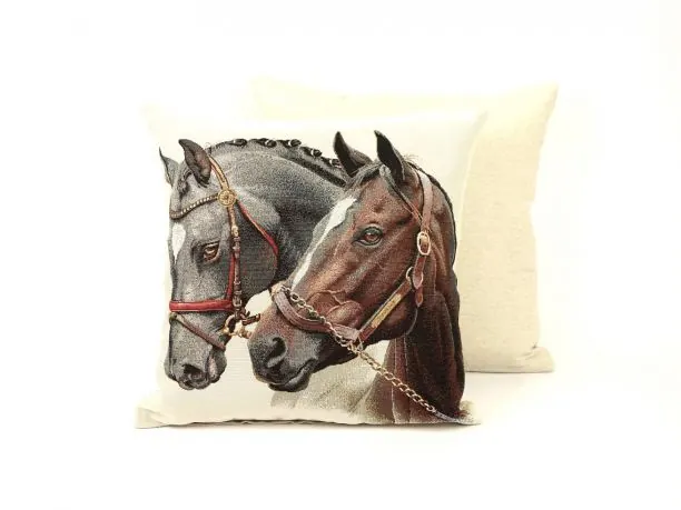 Poszewka dekoracyjna gobelinowa Koń 3 SlodkieSny 45x45 cm gobelin głowy koni