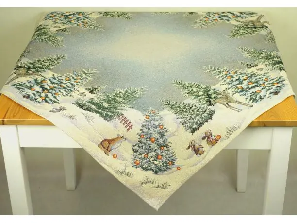 Obrus gobelinowy świąteczny 100x100 cm sarenki, zajączki zimą wz 299 SlodkieSny srebrna nitka