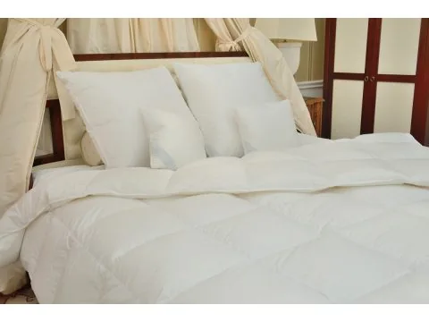 Kołdra całoroczna 240x220 Puchowa Notte Luna Medium 100 % puch gęsi