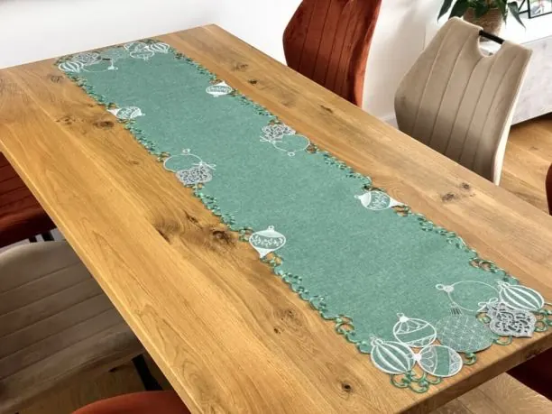 Bieżnik świąteczny srebrne bombki 40x174 cm int 0165 Boże Narodzenie 1 szt miętowy