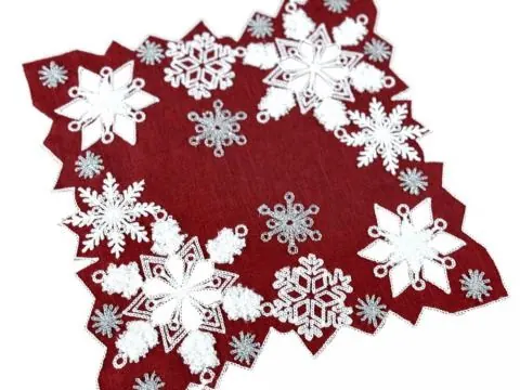 Serwetka świąteczna 30x30 cm czerwona z białymi śnieżynkami – Boże Narodzenie