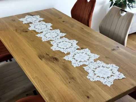 Bieżnik świąteczny 28x160 cm biały ze srebrnym haftem – Boże Narodzenie