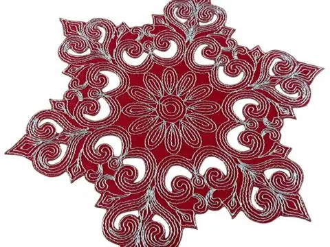 Czerwona serwetka świąteczna 28 cm ze srebrnym haftem – dekoracja Boże Narodzenie