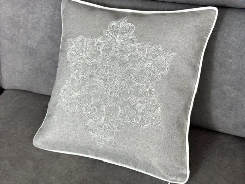 Poszewka świąteczna 40x40 cm szary, jasny haft int 0149 Boże Narodzenie 1 szt Poszewka świąteczna 40x40 cm szary, jasny haft int 0149 Boże Narodzenie 1 szt