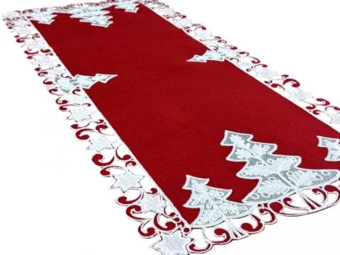 Bieżnik świąteczny 40x85 cm czerwony ze srebrnymi choinkami – Boże Narodzenie