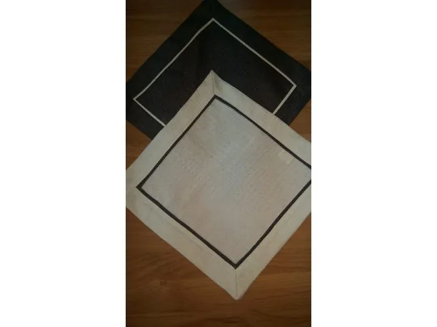 Serwetka z lamówką 25x25 jasny beż 003/007