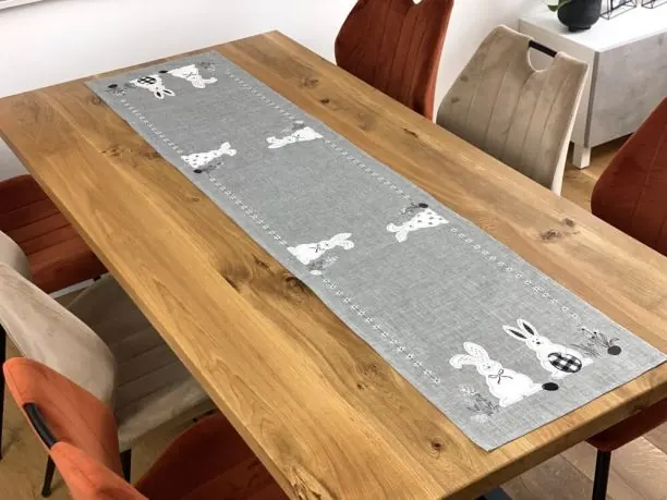 Bieżnik świąteczny 40x174 cm trzy zajączki na popielatym tle int 0374 wielkanocny