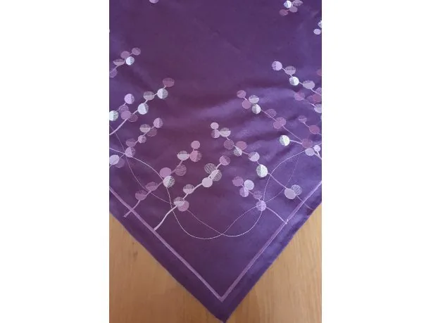Bieżnik haftowany - fioletowe haftowane koła - 85x85 cm - INT 0039
