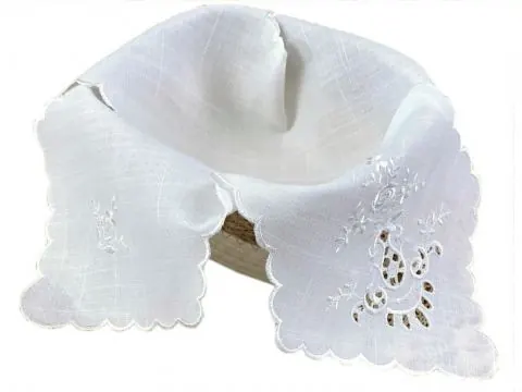 Serwetka haftowana do koszyczka na pieczywo 44x44 cm biały kwiat wz 220 1 szt wielkanocna