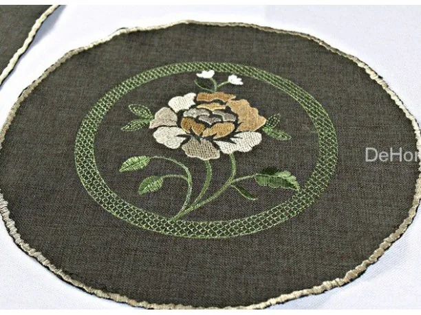 Serwetka haftowana 25x25 Róz brąz int 623