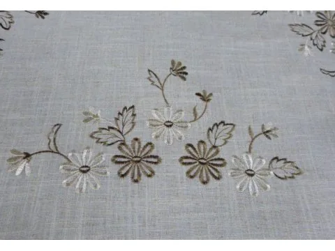 Obrus z haftem 140x220 cm 214