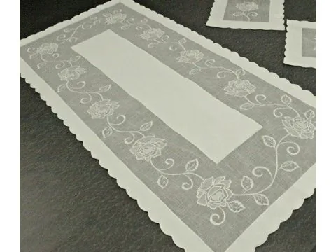 Bieżnik nakładka - z rożą kremowy - 50x100 cm - wz. 822
