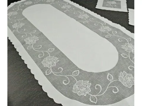 Bieżnik nakładka - owal z rożą biały - 60x120 cm - wz. 822