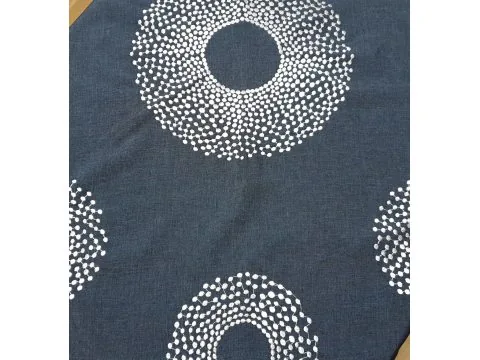 Bieżnik Haftowany - Bruna - 85x85 - Popielate kółka