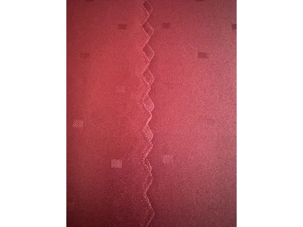 Obrus plamoodporny 140x180 cm bordowa kosteczka