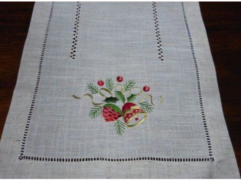 Bieżnik świąteczny - w kolorze lnu ze stroikiem świątecznym - 50x100 cm - wz. 3600B