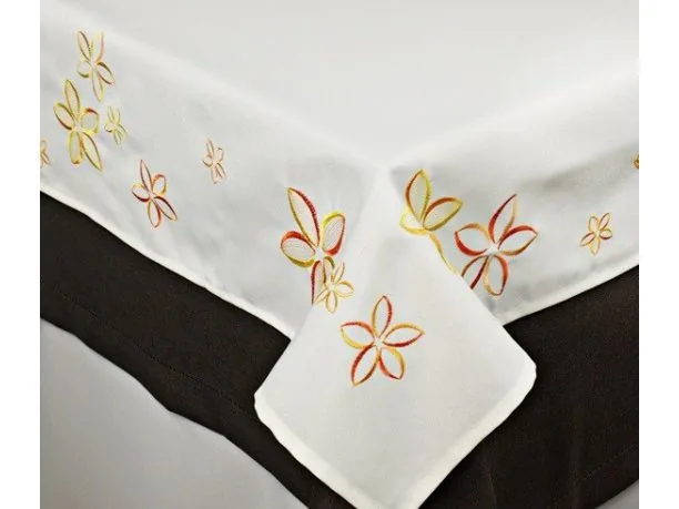 Obrus haftowany Kwiatuszki 130x180 cm int 051 pomarańczowy