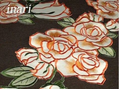 Bieżnik-szal 26x115 cm – haftowane róże, elegancka dekoracja stołu