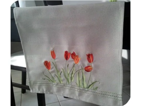 Bieżnik lniano-szary Taupe 40x140 cm z Haftem Tulipany rustykalny na stół 047