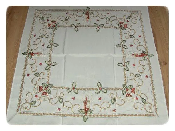 Bieżnik świąteczny - biały z motywem świeczki - 85x85 cm - INT 520