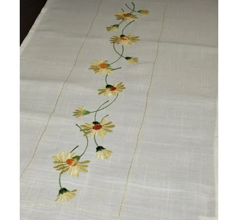 Bieżnik haftowany w stokrotki 40x140 cm – Biały prostokątny na stół