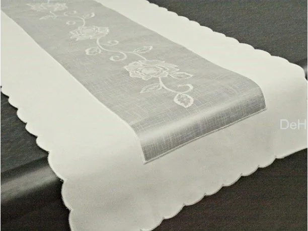 Bieżnik dekoracyjny - z kremową różą - 60x120 cm 822