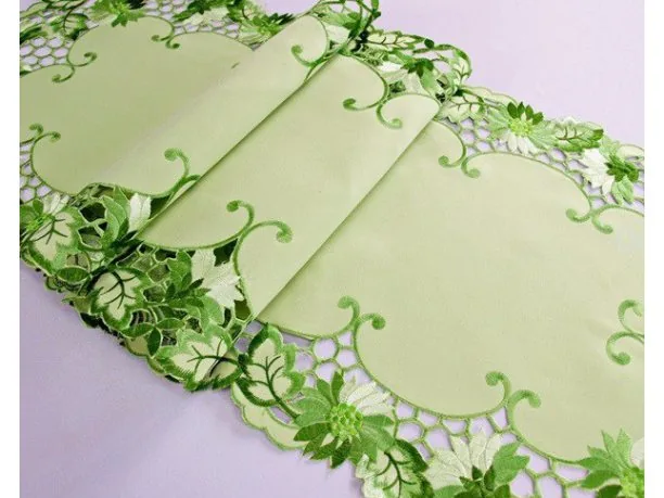 Bieżnik haftowany - owalny zielony - 50x100 cm - wz. 962