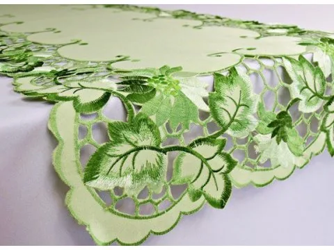 Haftowany obrus 120x160 zielony int 962