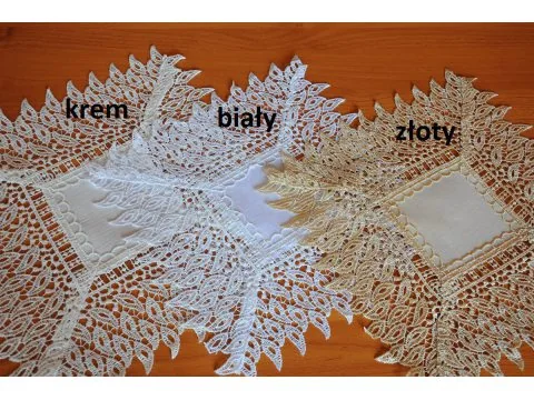 Serwetka z gipiurą 30x30 krem 144