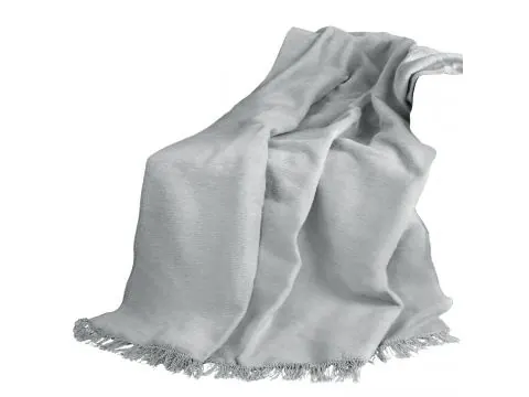 Koc bawełniany 200x220 z frędzlami w eleganckim jasnoszarym (popielatym) kolorze